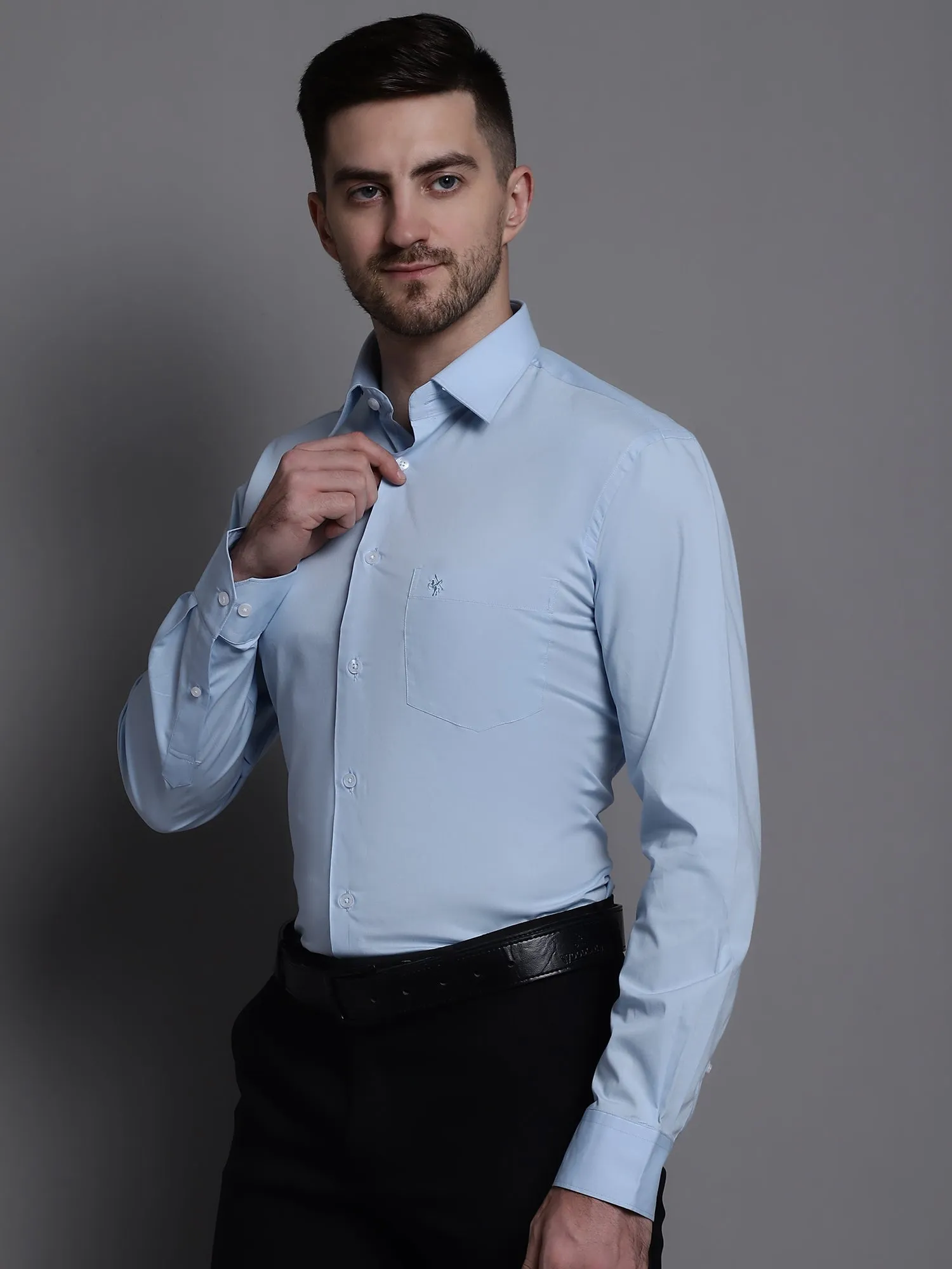 Cantabil Cotton Blend Blue Solid Full Sleeve Regular Fit Formal Shirt for Men with Pocket