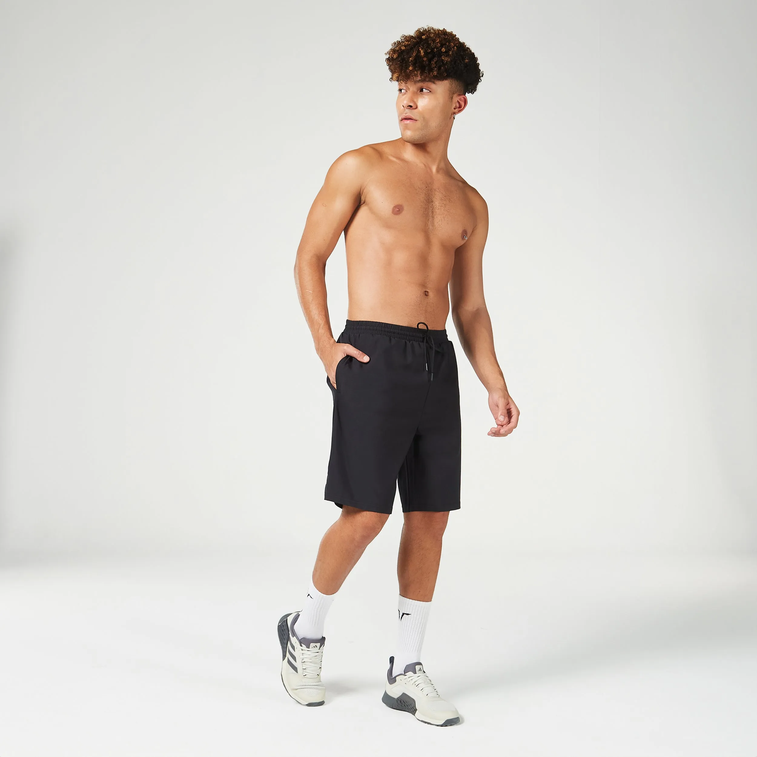 Essential 9" Shorts 2.0 - Black