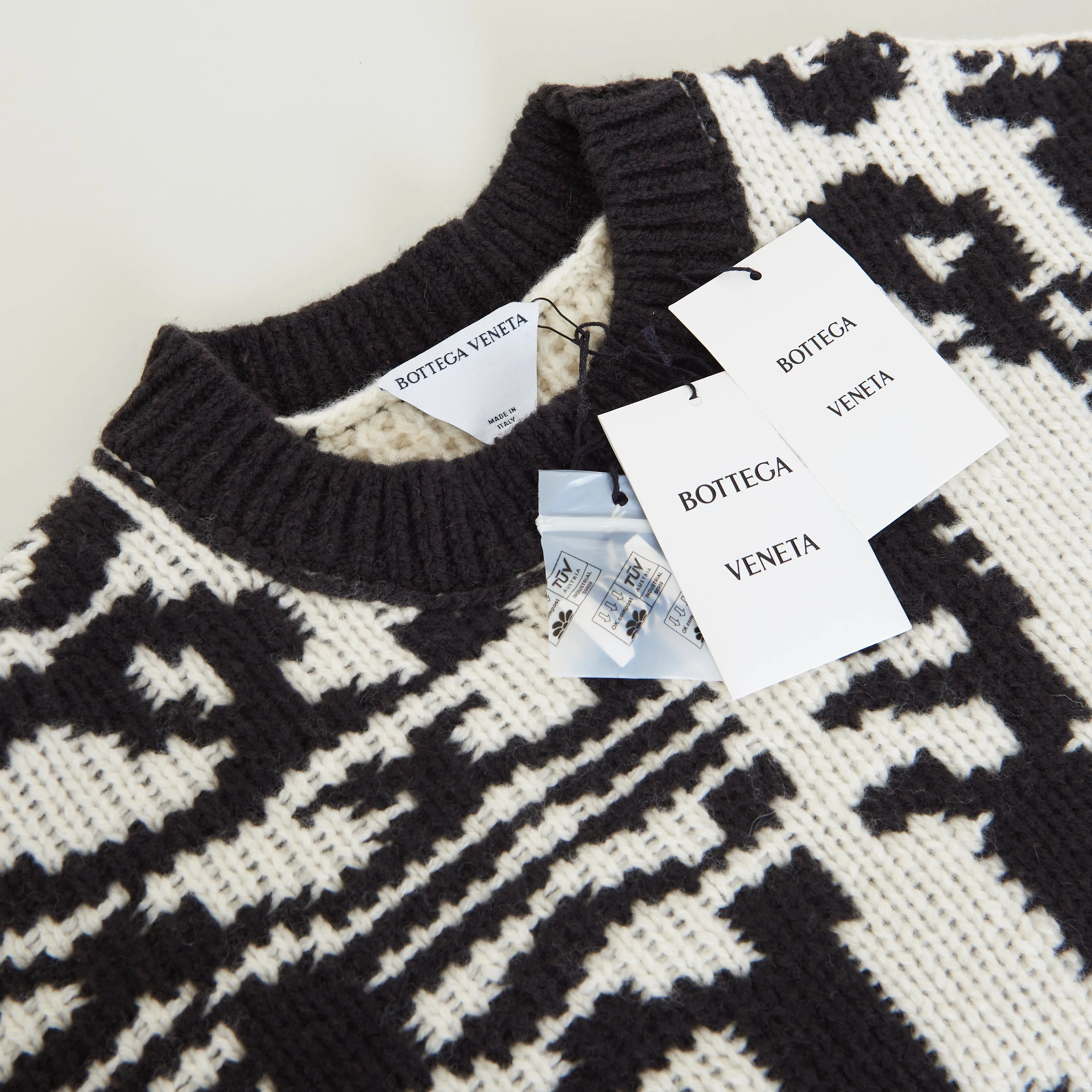 Jumper With Bottega Jacquard Graphic Writing In Black & White Wool