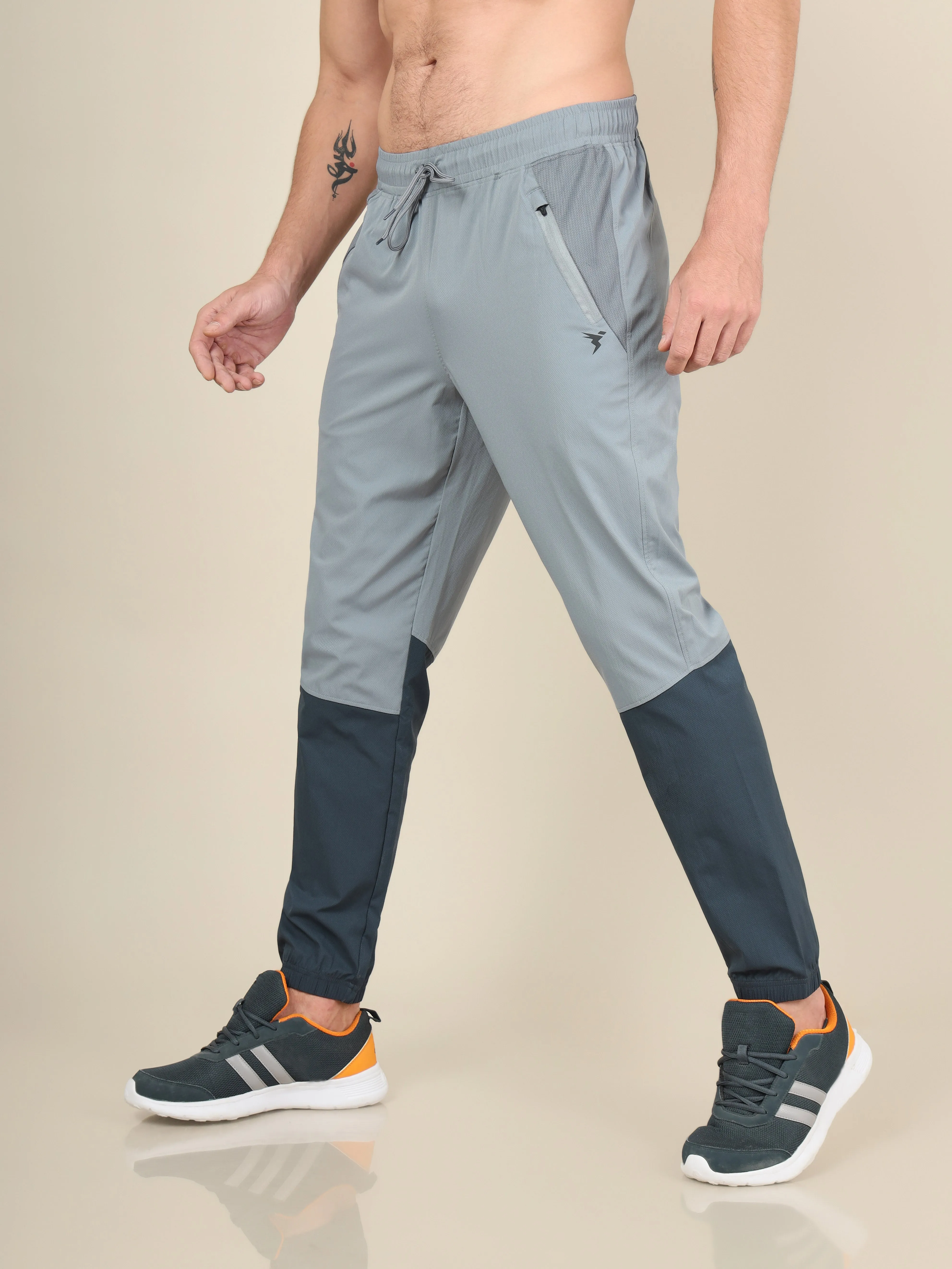 Men Colorblock Slim Fit Joggers with TECHNOLITE STRETCH