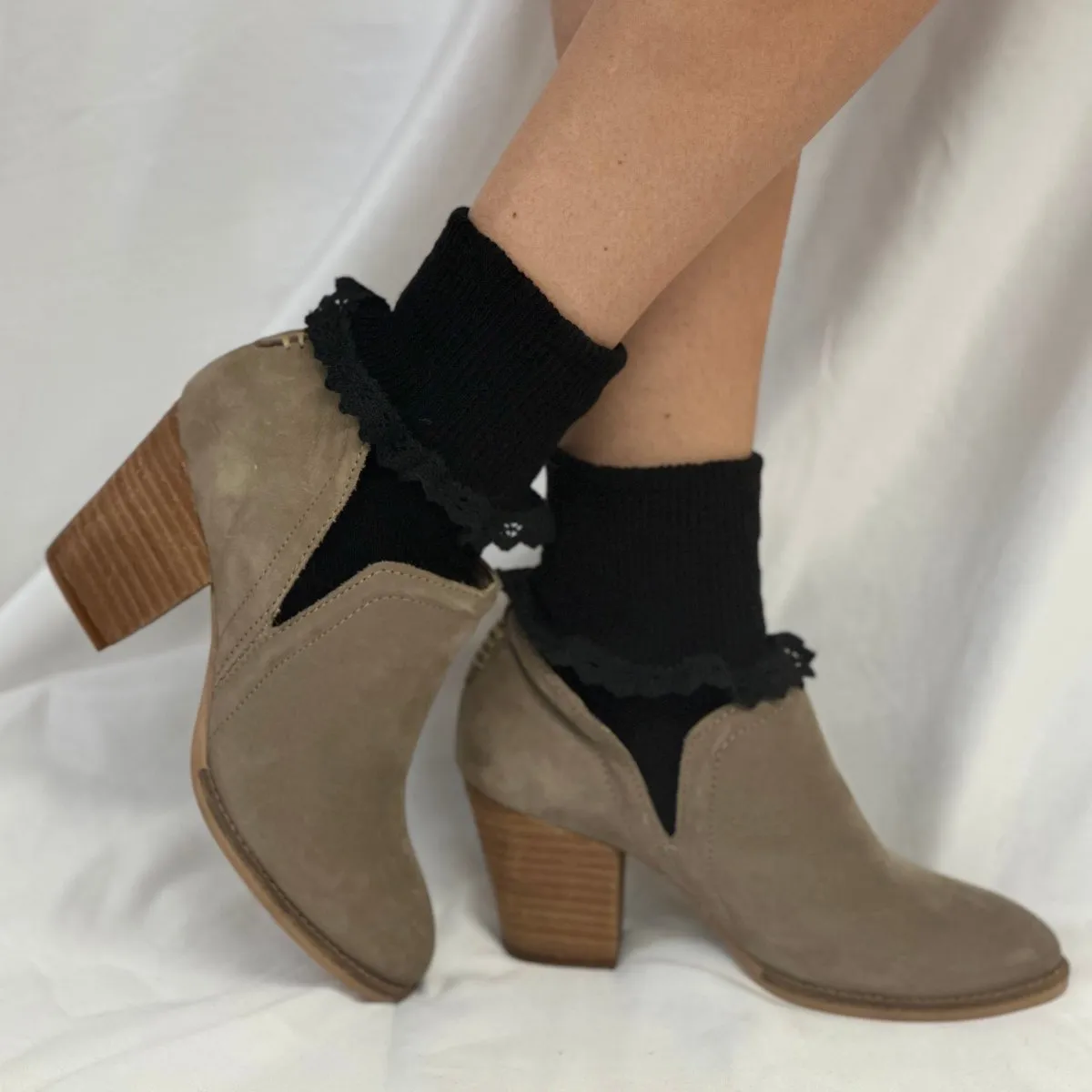 SALE lace cuff ankle socks women - black